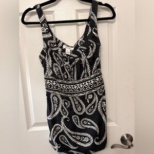 White House Black Market Monochrome Patterned Blouse with side zip